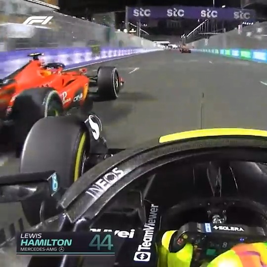 A fantastic duel between Hamilton and Sainz! 💪 #SaudiArabianGP #F1