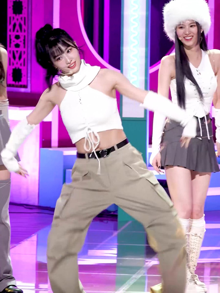 Momo, Sana, Nayeon, and Jihyo imitating JYP's version of NewJeans 'Hype Boy' because of Sana's hat 😭😭