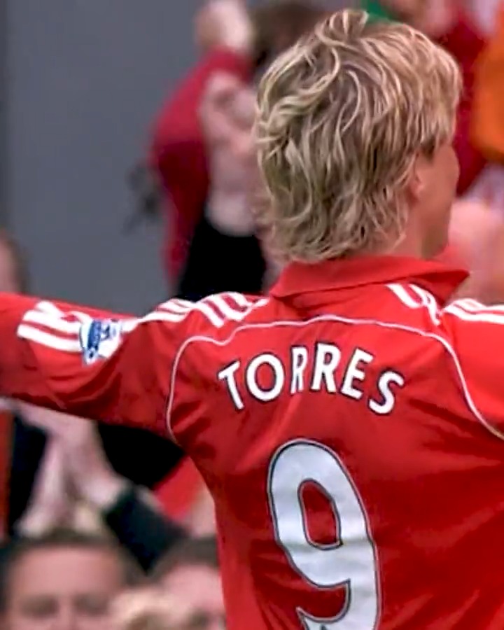 🎶 Fernando Fernando Torres Liverpool's number 9 🎶