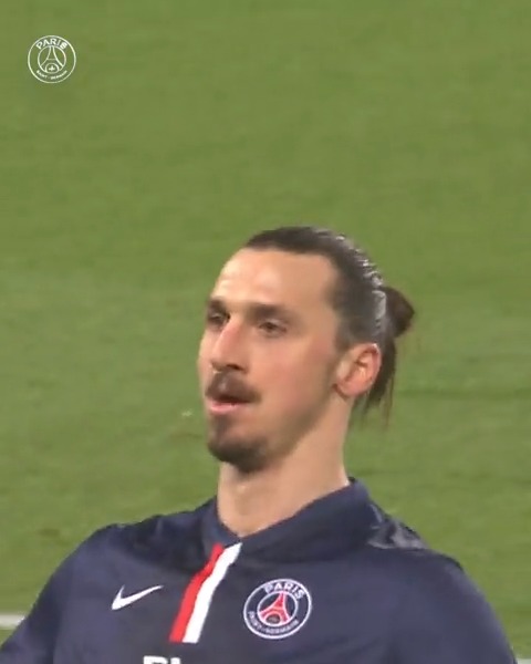 🔙🗓️ #OnThisDay En 2015, Zlatan Ibrahimović inscrivait un triplé 🆚 Lorient (3-1) au Parc des Princes 👏⚽️