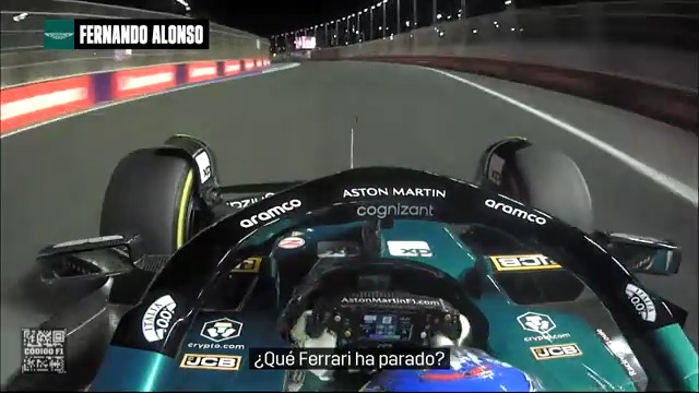 ¿Es posible ir viendo la carrera por las pantallas mientras vas a 300 km/h por las calles de Jeddah? Si te llamas Fernando Alonso sí y si ves el nuevo capítulo de 'Código F1' con Víctor Abad te darás cuenta... 😳 Si es que le da todo completamente igual 🤯