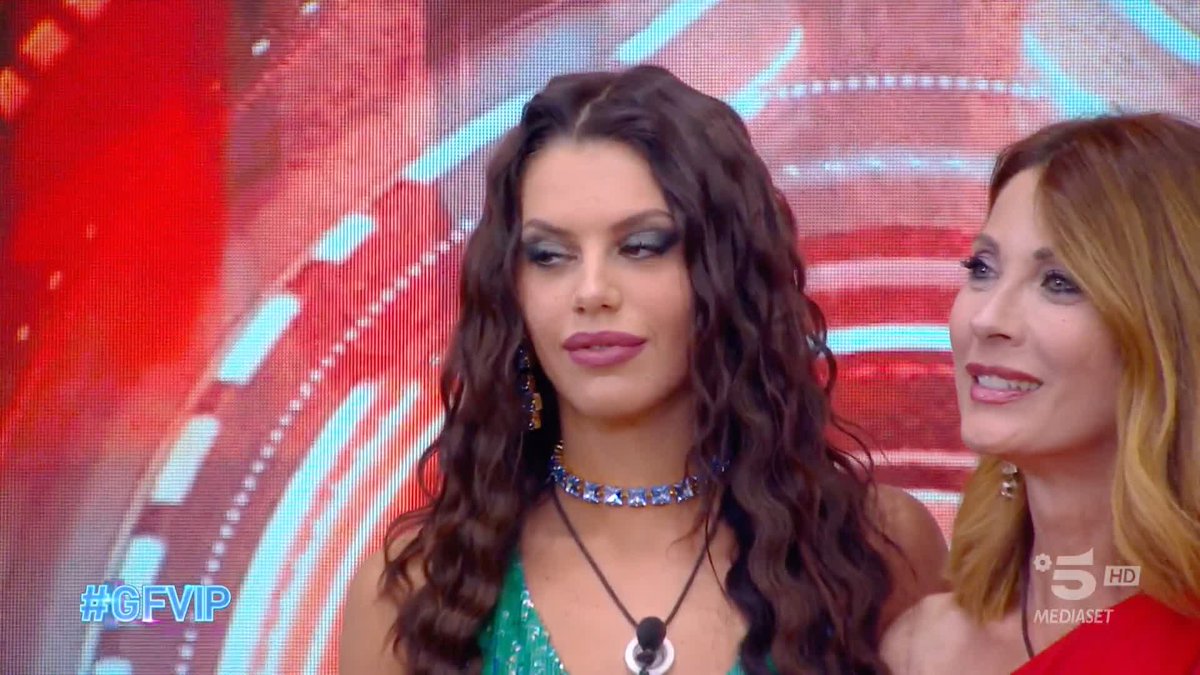 Il pubblico ha deciso che la VIP che deve immediatamente abbandonare la Casa di #GFVIP è... ANTONELLA!