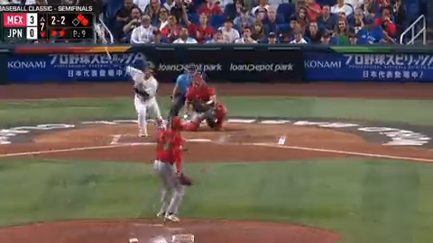 MASATAKA YOSHIDA TIES THE GAME IN THE 7TH! #WorldBaseballClassic