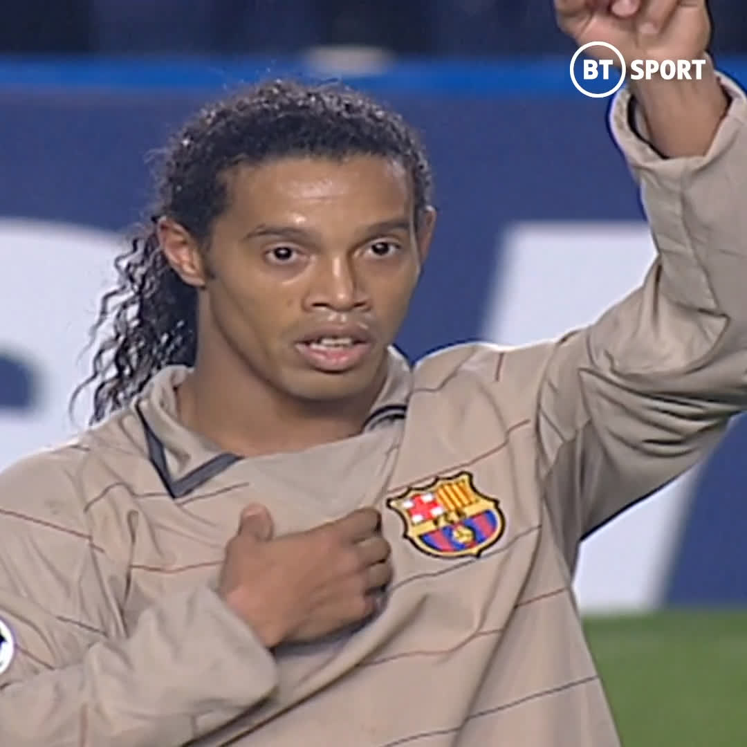 One of a kind. A joy to watch. An icon 🇧🇷✨ Happy birthday, Ronaldinho🕺