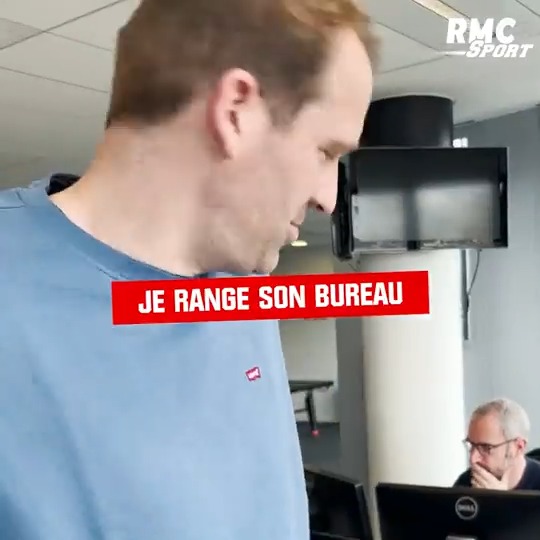 😅 Tranche de vie à la rédac'. Stephen Brun n'en peut plus du carnage sur le bureau d'Adrien Aigoin et fait le tri lui-même. Brendan Chardonnet, on te conseille de ne pas regarder...