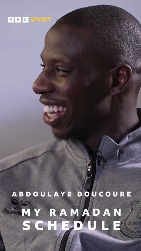 Ramadan starts this evening 🌙 Everton's Abdoulaye Doucouré has described his schedule during the month. #BBCFootball #EFC