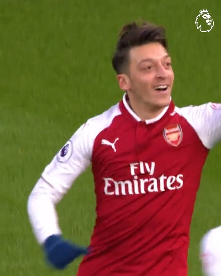 Time to relive this masterful moment from Mesut Özil 👏