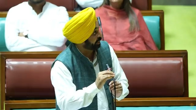 ਸ਼ਹੀਦ ਕਰਤਾਰ ਸਿੰਘ ਸਰਾਭਾ ਜੀ ਨੂੰ ਲੋਕ ਆਪਣੇ ਬਜ਼ੁਰਗਾਂ ਦੀ ਥਾਂ ਮੰਨਦੇ ਨੇ…ਸਰਕਾਰ ਵੱਲੋਂ ਹੁਣ ਅਸੀਂ 16 ਨਵੰਬਰ ਵਾਲੇ ਦਿਨ ਜੋ ਸ਼ਹੀਦੀ ਦਿਹਾੜੇ ਵਜੋਂ ਮਨਾਇਆ ਜਾਂਦਾ ਹੈ, ਉਸ ਦਿਨ ਸਰਕਾਰੀ ਛੁੱਟੀ ਦਾ ਐਲਾਨ ਕਰਦੇ ਹਾਂ…