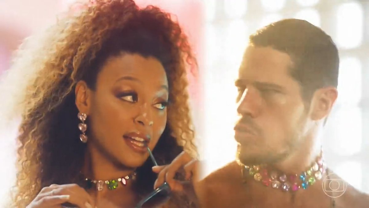 #VaiNaFé Como pode um cantor fictício surrar toda a discografia do Zé Felipe??