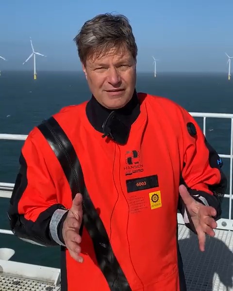 Bundesminister Robert #Habeck zur Inbetriebnahme des #Offshore-Windparks Kaskasi II in der Nordsee. #Energiewechsel