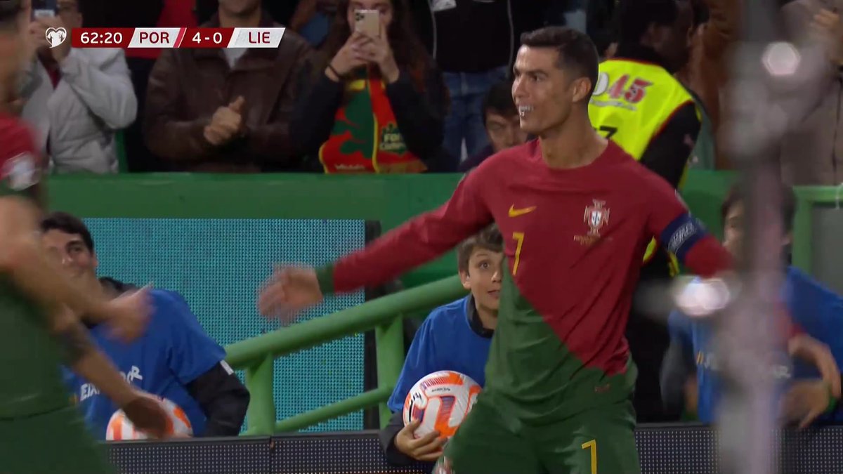 Le coup-franc de Cristiano Ronaldo ! Magnifique ! 👏🇵🇹