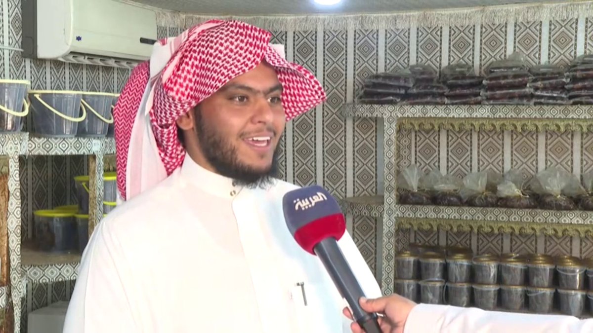 "صالح السلماني".. من بائع بسطة على الرصيف في #حائل إلى تدشين متجر إلكتروني تصل منتجاته لدول #الخليج.. تعرّف على قصته عبر : جزاع النماصي