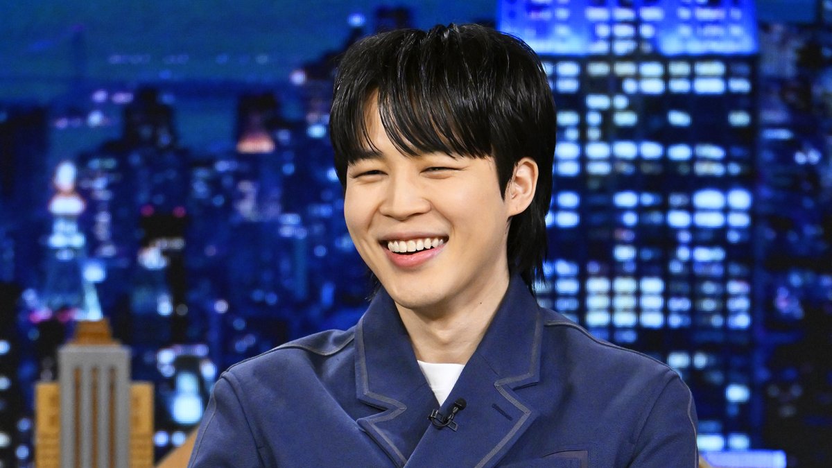 #Jimin stays in touch with j-hope, SUGA, and the rest of 방탄소년단 💜 #JiminOnFallon