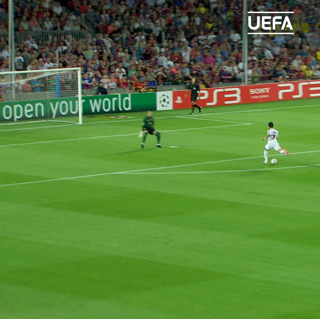#GoalOfTheDay | Alexandre Pato vs Barça (2011)