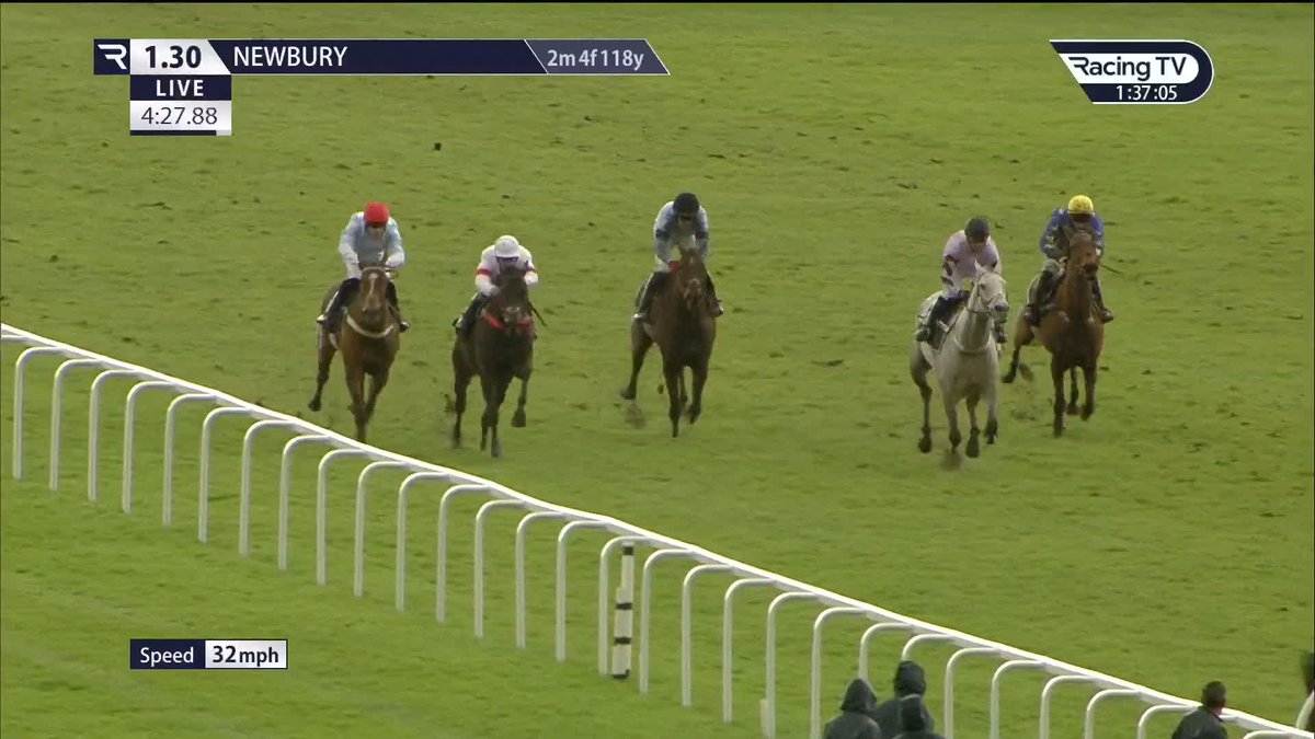 Not a bad 10 minutes for Owners Group ... Hot on the hoofprints of Quaresome winning at Musselburgh Racecourse, The Carpenter claims the BetVictor Racing-sponsored novices' hurdle Newbury Racecourse in cigar-and-slipper mode 🏇 Nicky Henderson | Nico de Boinville