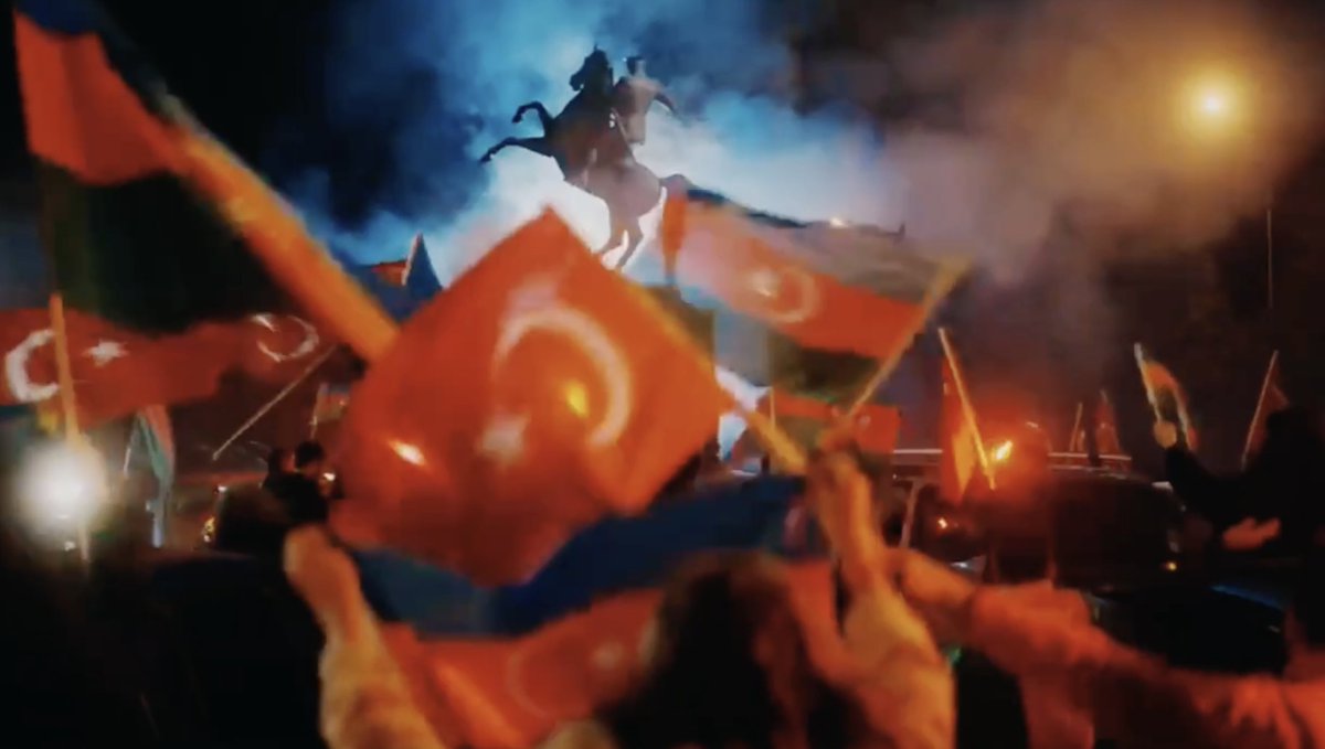 Can Azerbaycan'da "Zəfər deyil, səfərbərlik zamanıdır!" Galatasarayımızın, 26 Mart Pazar günü saat 19.00’da Qarabağ FK ile Azerbaycan’da oynayacağı ve tüm gelirlerinin depremzede vatandaşlarımıza bağışlanacağı kardeşlerin karşılaşması için son 2 gün.