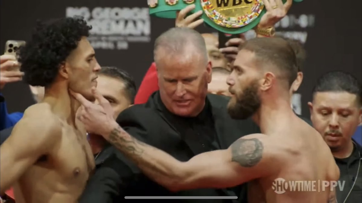 ‼️ David Benavidez vs Caleb Plant heated final face-off ahead of their fight tomorrow night… [🎥 Showtime Boxing (Roblox)]