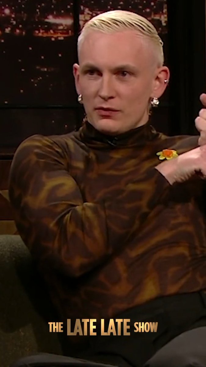 Resourceful AND funny! Cheers to Imgrandmam's PJ Kirby and Kevin Twomey for the laughs tonight #latelate