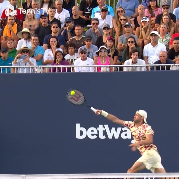 DIMI DID THAT 😱 Superhuman shot by Grigor Dimitrov! #MiamiOpen