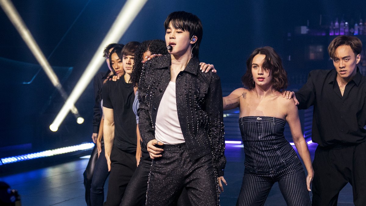 .방탄소년단’s #Jimin performs “Like Crazy” off of #Jimin_FACE 🎶 Watch the full performance ⬇️ #JiminOnFallon
