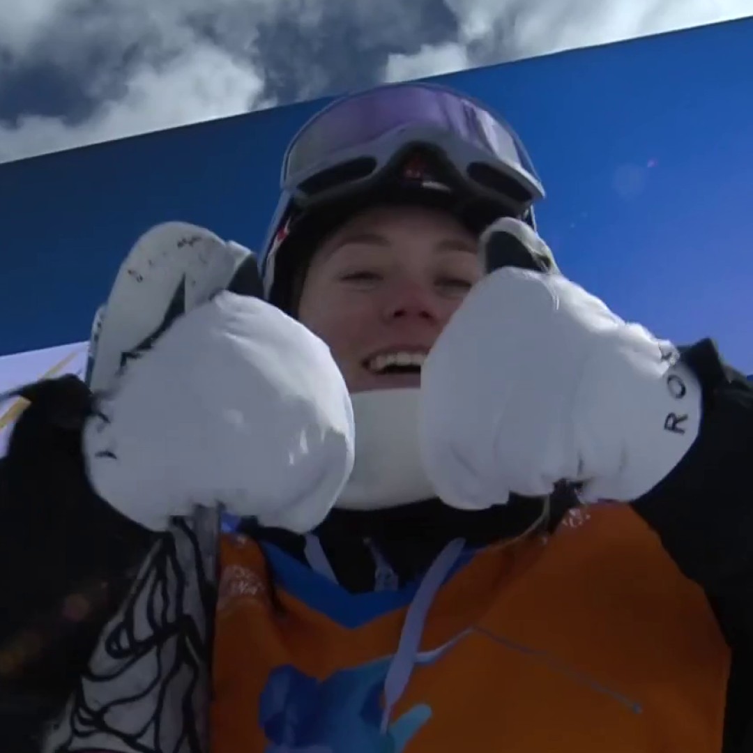 🇫🇷🤩 Tess Ledeux finit en beauté ! La Française remporte la dernière manche de Coupe du monde de slopestyle de la saison du côté de Silvaplana avec un deuxième run noté 93.25 points #ChaletClub