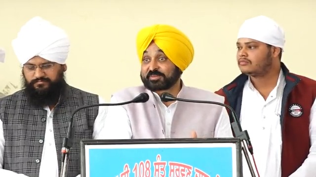 ਅੱਜ ਤੋਂ ਪਹਿਲਾਂ ਸਾਡੇ ਨਾਲ ਸਿਰਫ਼ ਧੋਖੇ ਹੁੰਦੇ ਆਏ ਨੇ…ਸਾਡੇ ਬੱਚਿਆਂ ਦਾ ਹੱਕ ਮਾਰਿਆ ਗਿਆ…ਸਕਾਲਰਸ਼ਿਪ ਦੇ ਫੰਡ ਖਾ ਗਏ, ਬਜ਼ੁਰਗਾਂ ਦੀਆਂ ਦਵਾਈਆਂ ਖਾ ਗਏ, ਸ਼ਹੀਦਾਂ ਦੇ ਕਫ਼ਨ ਖਾ ਗਏ…ਪਰ ਹੁਣ ਲੋਕਾਂ ਦਾ ਆਪਣਾ ਰਾਜ ਹੈ…ਲੋਕ ਤੇ ਉਹਨਾਂ ਦਾ ਭਵਿੱਖ ਸੁਰੱਖਿਅਤ ਹੈ…