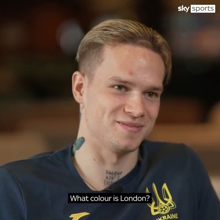 What colour is London? 🤔 Mudryk: "Blue" 🔵