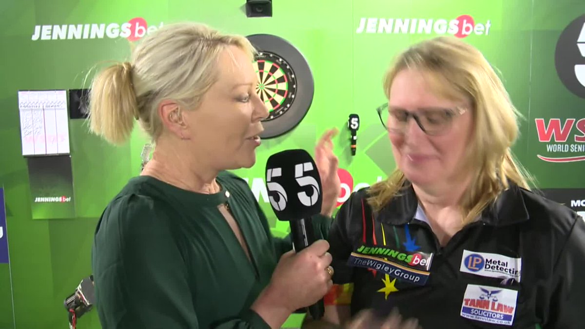 What a special moment for Trina Gulliver 😢 Fantastic gesture from one of our sponsors LP Metal Decting, in gifting the 10 times World Champion, the Women's World Championship Trophy 🏆.