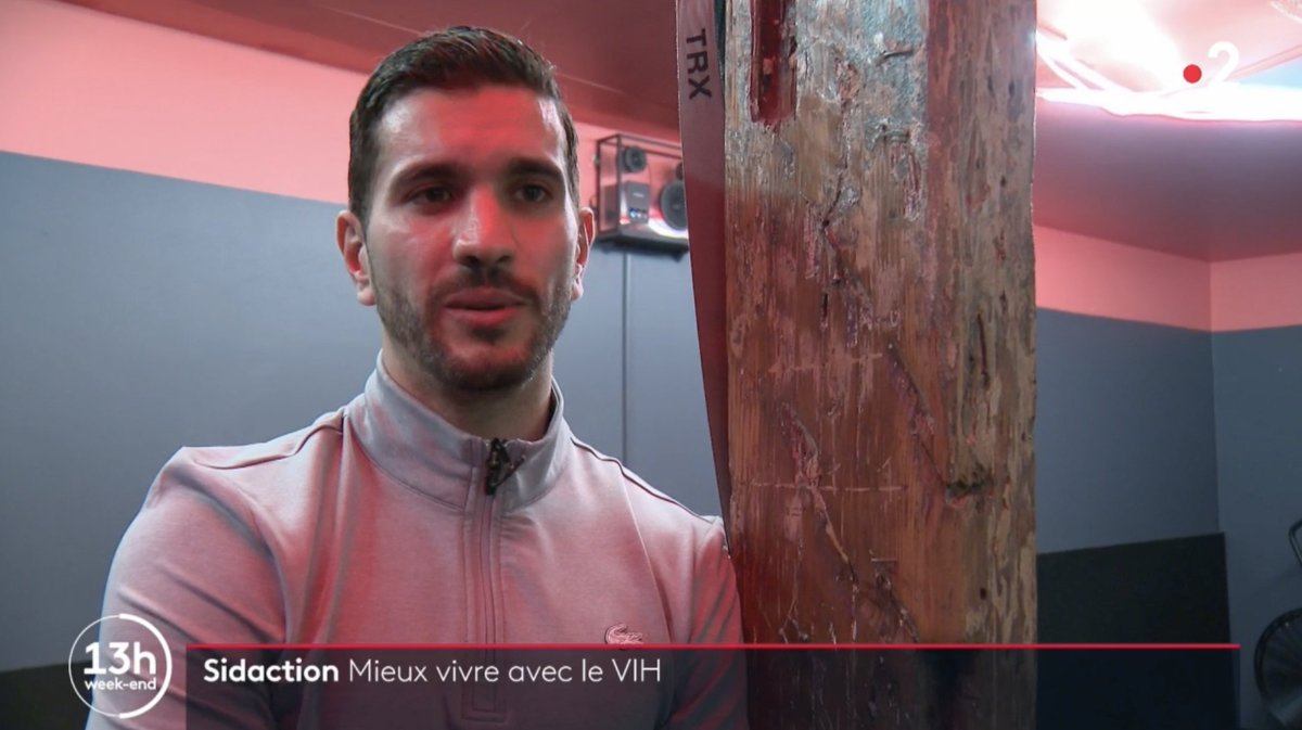 🗣“Je pensais que j’allais perdre du poids, que j’allais perdre mes cheveux” Yassin Chekkouh, coach sportif, est un homme en pleine forme. Il est aussi séropositif indétectable, donc intransmissible, grâce aux progrès de la médecine. ▶️ #JT13H #Sidaction