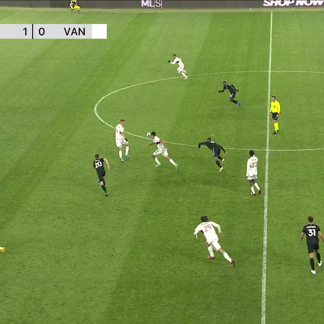 Simon Becher never gave up &amp; found the equalizer in stoppage time!!! 🤯 #legionofloons 1-1 #VWFC