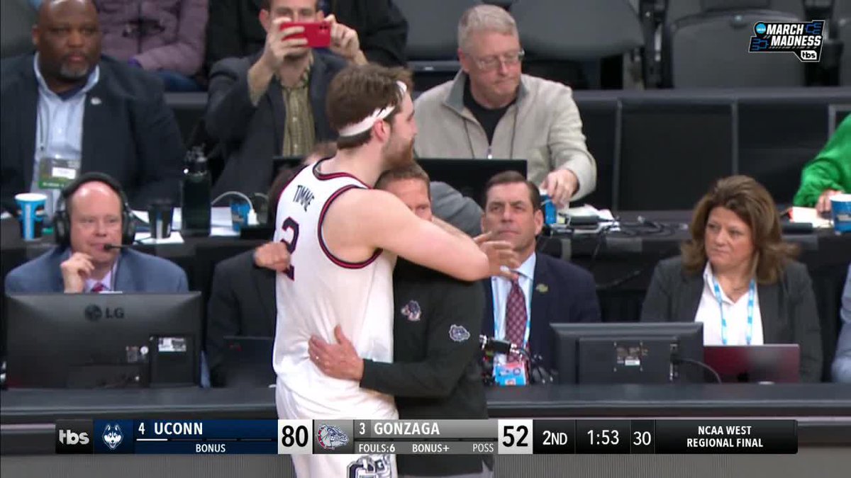 Shout out to Drew Timme. He just retired from college basketball after an amazing 8 year career at Gonzaga. Legend.