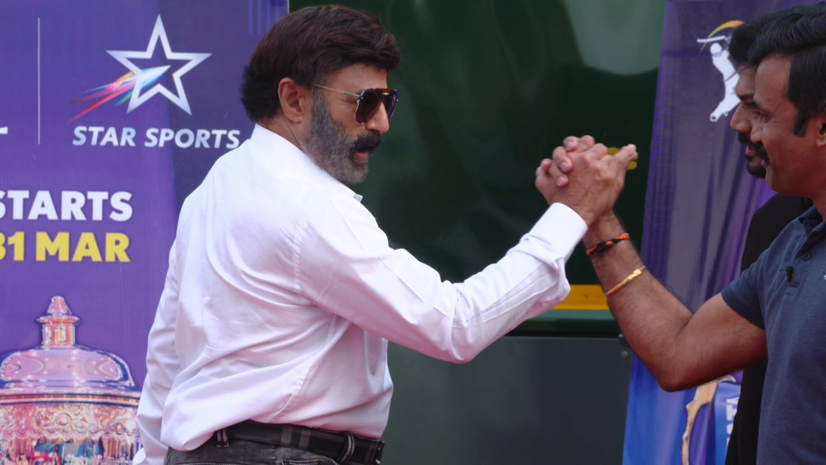 ఇన్క్రెడిబుల్ ప్రీమియర్ లీగ్😎 ఓపెనింగ్ డే విత్ మన లెజెండ్🤩 నందమూరి బాలకృష్ణ గారు😍 తెలుగుజాతి గర్వపడేలా 🔥 సంబరాన్ని అంబరాన్ని అంటేలా🥳 ఎంటర్టైన్మెంట్ వేరే లెవెల్ లో ఉండబోతుంది🤩 మరి మిస్ అవ్వకుండా చూడండి StarSportsTelugu/HD #IPLOnStar #JaiBalayya #BalaKrishna #HushaaruOn