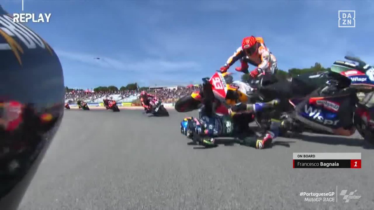 El toque de Marc Márquez a Jorge Martín y Miguel Oliveira visto desde las cámaras on-board 🎥 Marc Márquez se acabó disculpando con el portugués #PortugueseGP 🇵🇹 #MotoGP 🏁