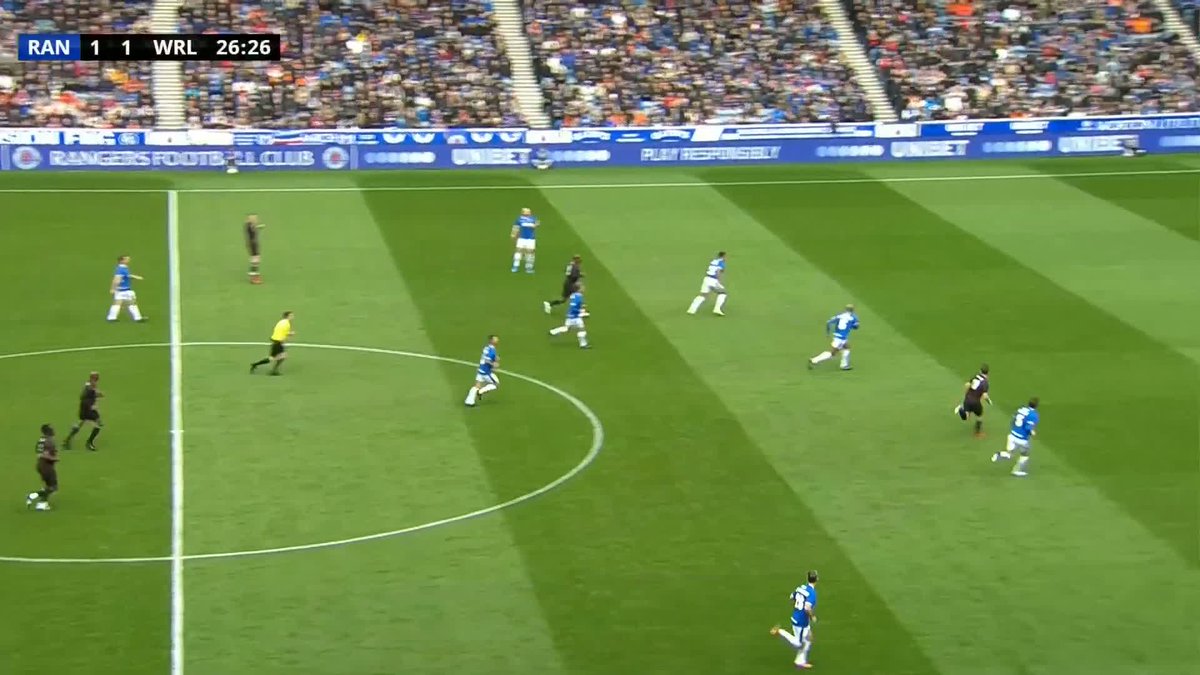 ⚽️ Jack Wilshere with the finish from a Robin van Persie perfect pass. Rangers Legends 1-2 World XI