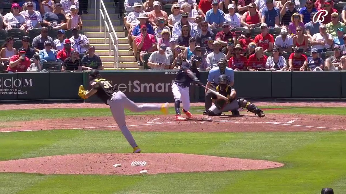 Effortless. Eddie Rosario with the solo dinger over the right field wall💥