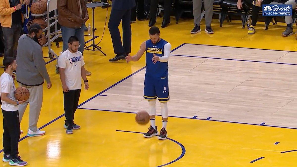 Mano O Stephen Curry achou um ponto morto na quadra Tipo, DO NADA Que maluco surreal