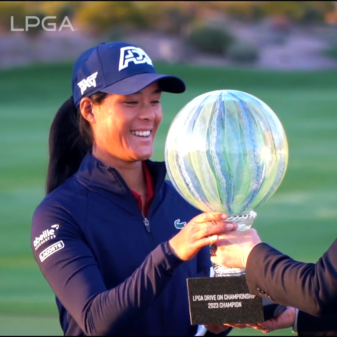 A playoff win in the desert for Céline Boutier! 🌵