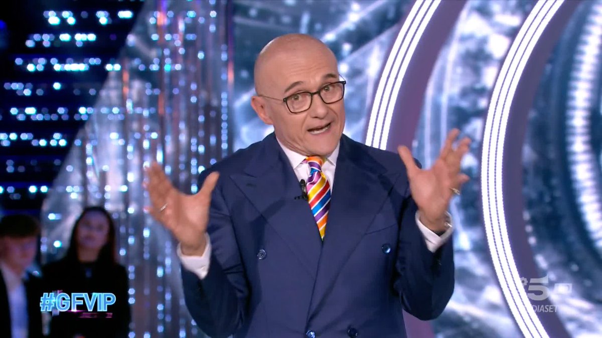 Ma partiamo con le nostre tre finaliste... una sola parola OMG! 💥 #GFVIP