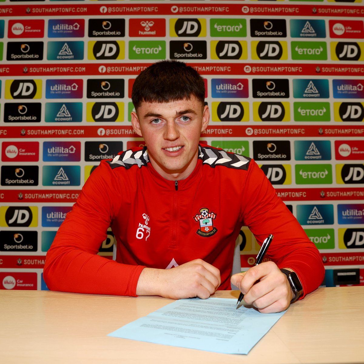 ✍️😇 Young #SaintsFC defender Matt Carson has signed his first professional contract: