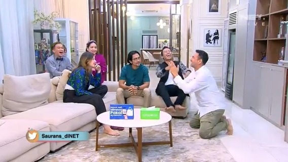 yang lain berlutut mau ngelamar, loh kok ini beda ya 🤣🤣 #SauransdiNET