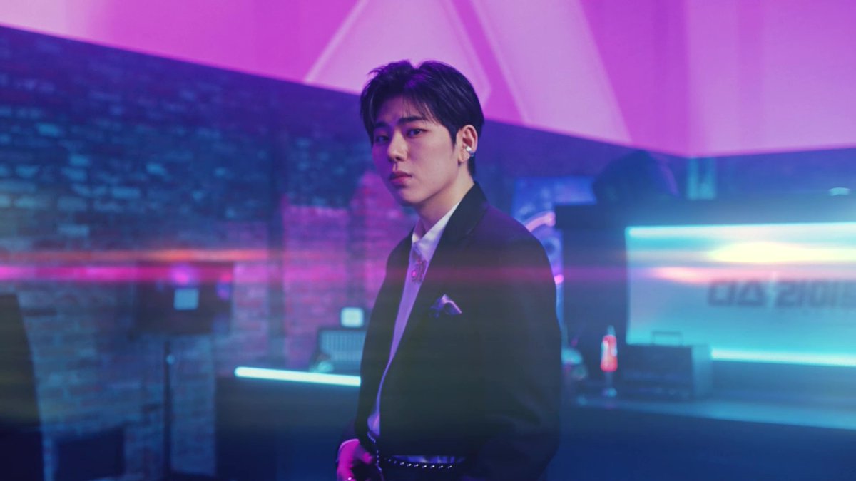 ⚡[지코X설인아] TVC 영상 대공개 (지코 VER)​ 살포시 잠이 든 찰나, 낯선 장소에서 눈을 떠 보니 신(神)세계 디스라이트 속으로!? 드루의 모습으로 변신한 지코님을 TVC 영상을 통해 만나 보세요. 💜 ​ #디스라이트 #dislyte #zico #지코 #설인아 #홍보모델