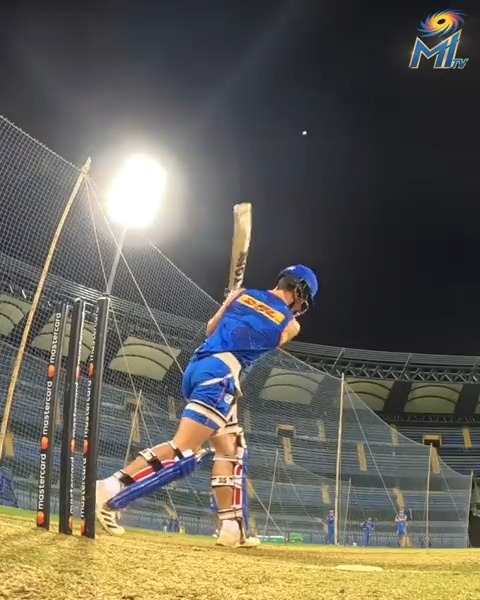𝔻𝔹 🤝 ℕ𝕠 𝕝𝕠𝕠𝕜 𝕤𝕙𝕠𝕥 🤩 #OneFamily #MumbaiMeriJaan #MumbaiIndians #IPL2023 #TATAIPL Dewald Brevis MI TV