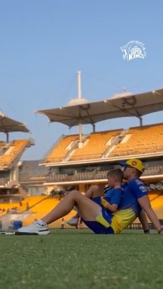Pursuit of Happyness ft. Birthday Lion and cub! #WhistlePodu #Yellove 🦁💛