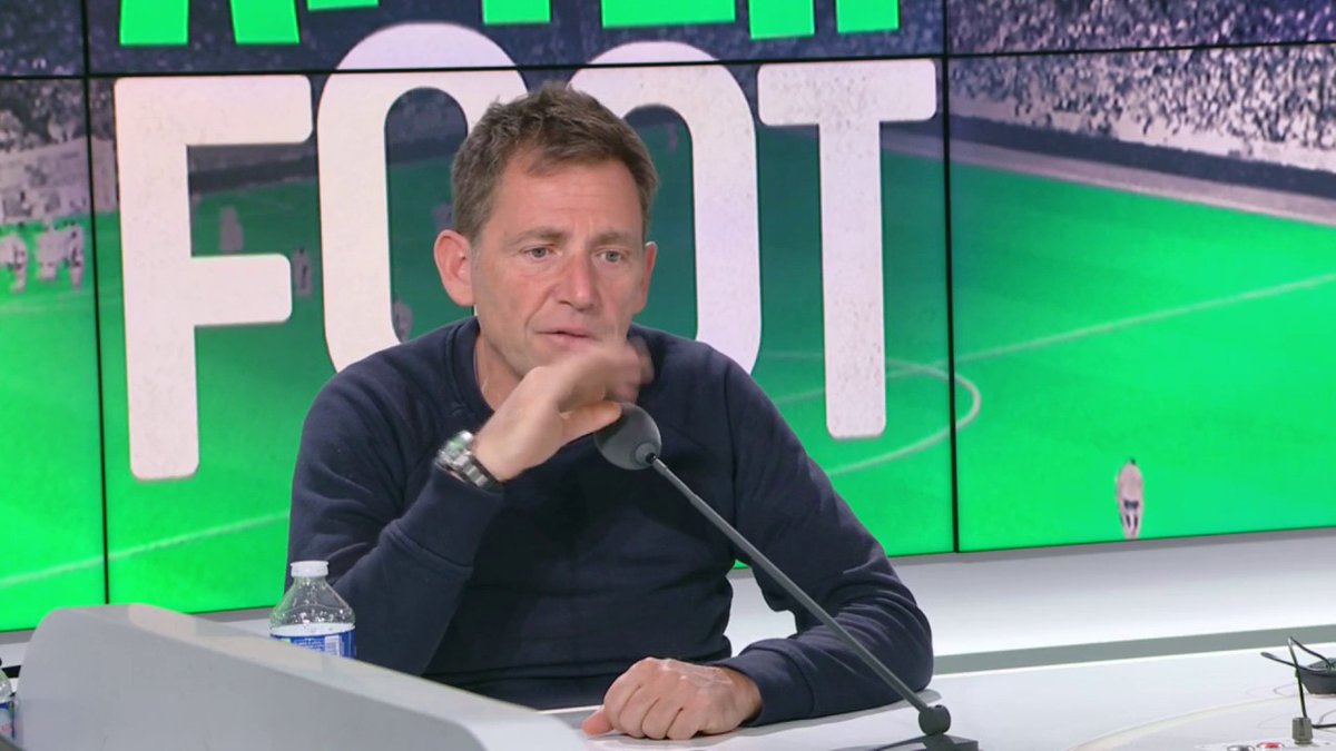 🗣💬 Daniel Riolo : "Vitinha à l'OM ? Les échos que j'ai, c'est qu'ils ont chopé une banane sur l'affaire. Dans le milieu, tous les agents qu'ils l'avaient vu, il n'y en a pas un pour dire qu'il valait ce prix-là et que ça valait le coup..." #RMCLive