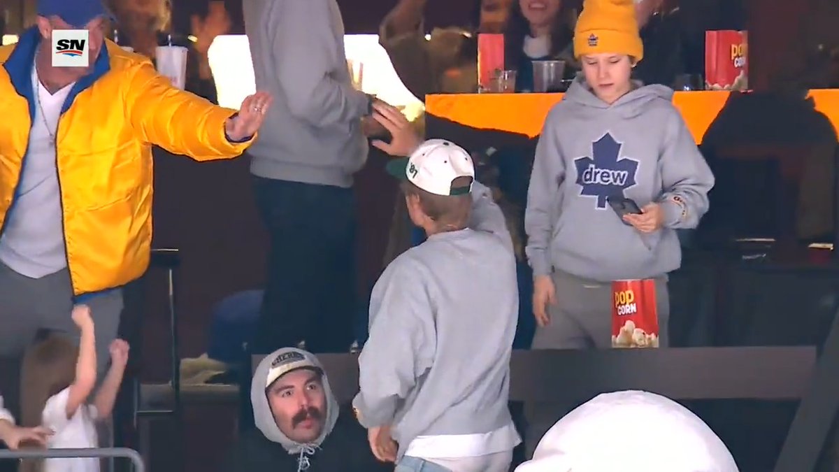 This redirect is Justin Bieber approved. 👀 📺: Sportsnet ➡️ #NHLonSN