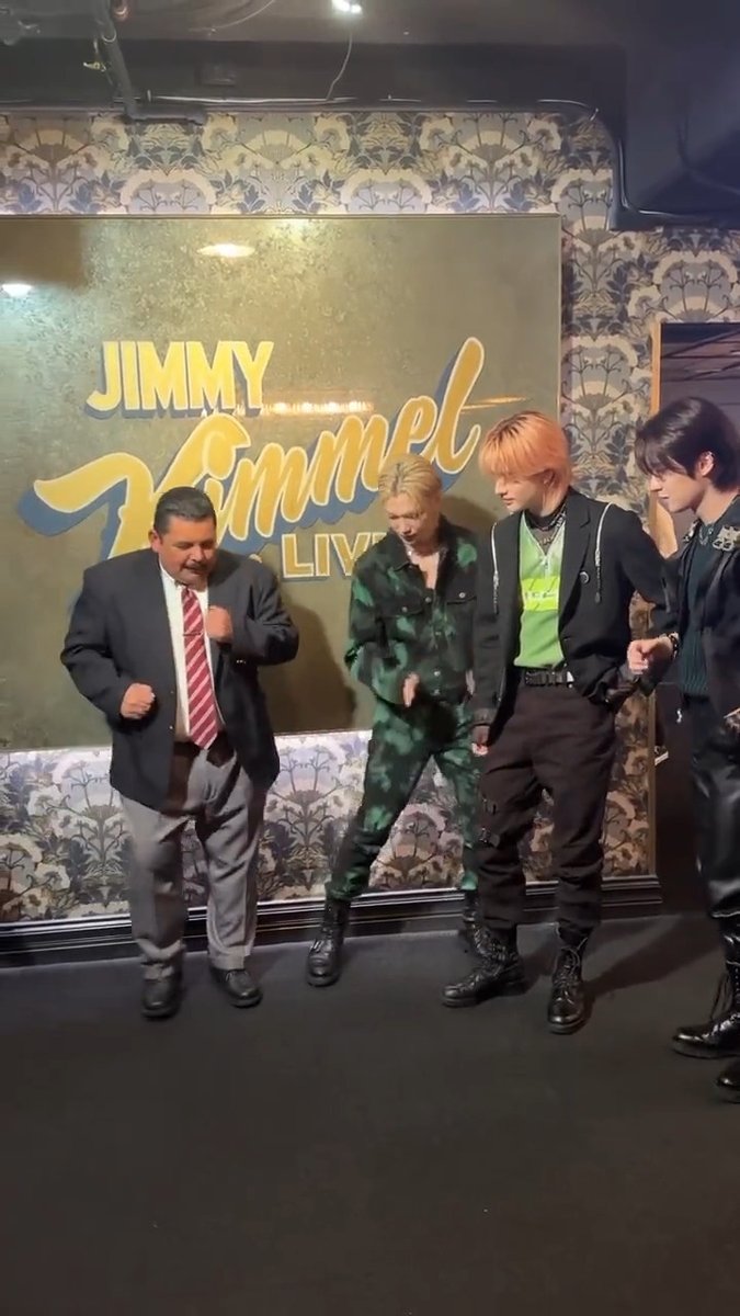 Our little maniac @IamGuillermo swaps dance moves with Stray Kids! 😂