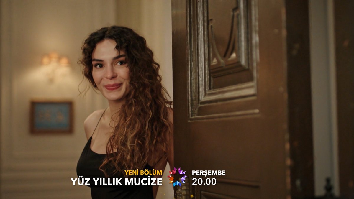 "Onun yanındayken dünya dursun istiyorum." #YüzYıllıkMucize yeni bölüm tanıtımı! Yeni bölüm perşembe 20.00'de Star'da! Yüz Yıllık Mucize
