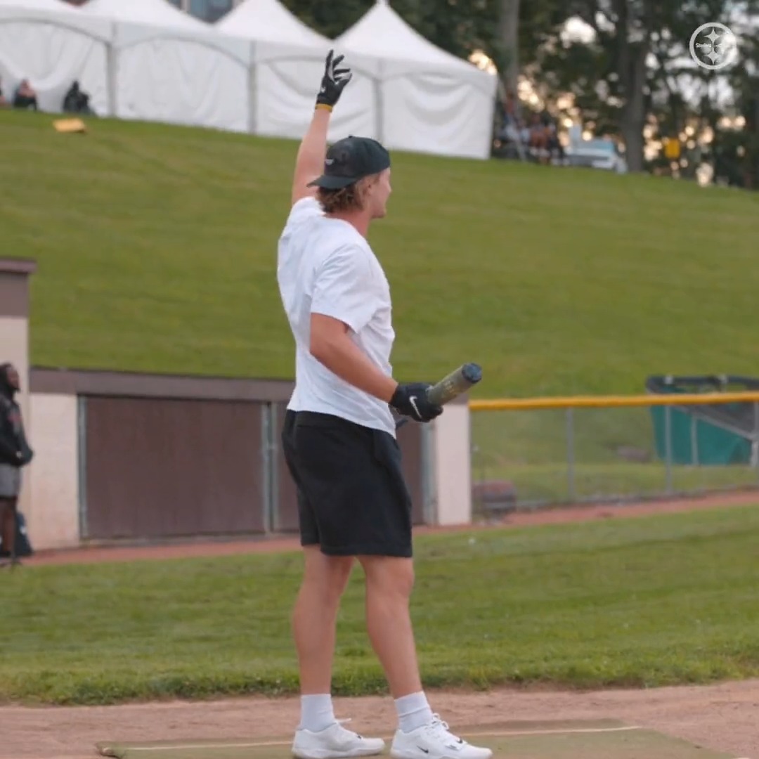 Throwin' it back to KP hitting dingers at the annual home run derby ⚾️ Kenny Pickett | #OpeningDay