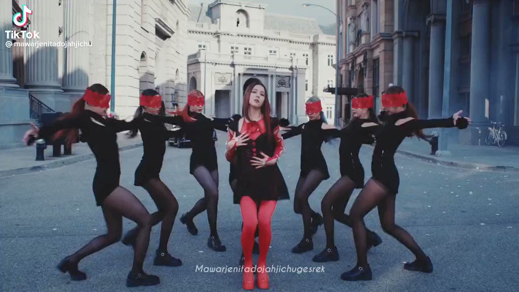 [bp] Kalian suka heran ga sih sama blinks di tt kek ada aja editannya padahal belum 24 jam jisoo solo. Random sekali😭