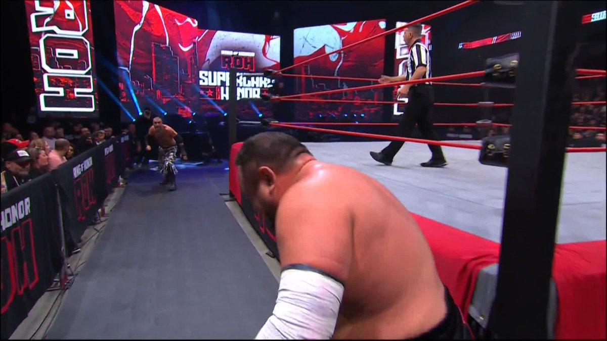 The champ Samoa Joe taking it to Mark Briscoe! #ROHSupercardOfHonor is LIVE on PPV! Order #ROHSuperCard NOW! 🔗: